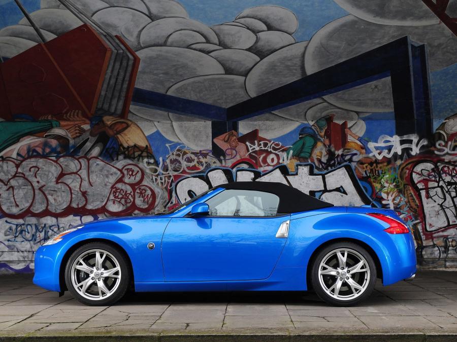  Nissan 370Z Roadster 2010 года  (UK) (фото 7 из 7)